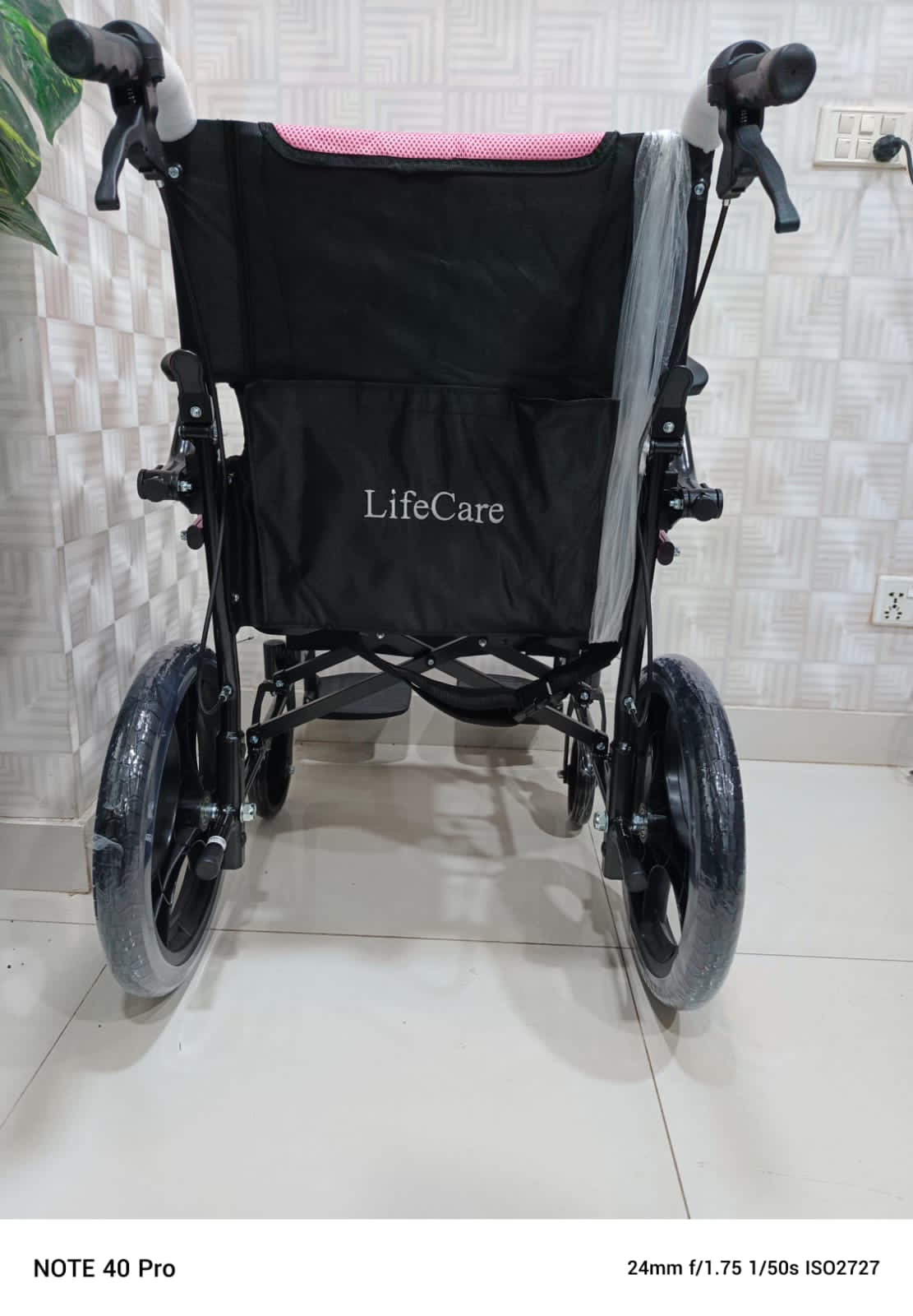 Wheelchair KY-862-L-12 – Lightweight & Durable Mobility Solution
