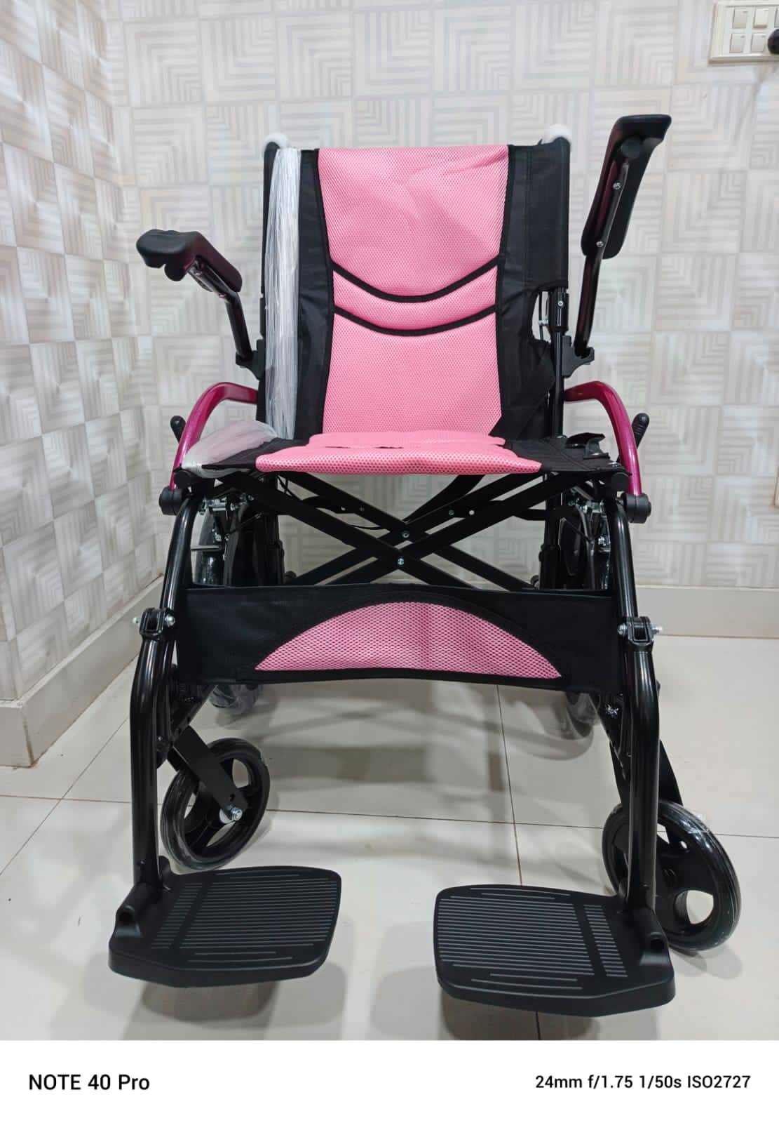 Wheelchair KY-862-L-12 – Lightweight & Durable Mobility Solution