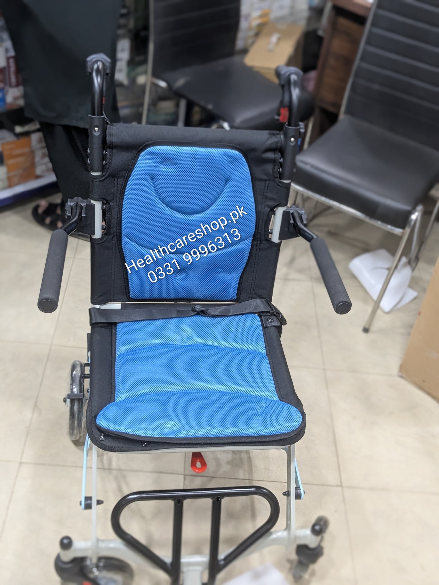 Lightweight Wheelchair LC 9004 Foldable Traveling Wheelchair